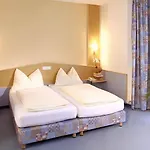 Hecher Hotel 2*